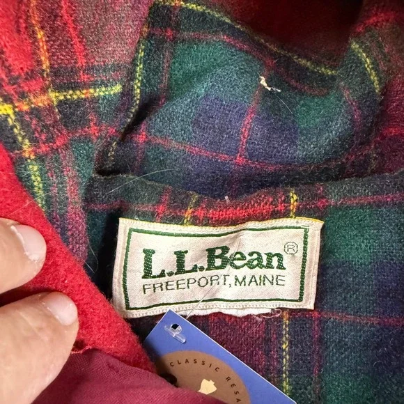 Red Hooded Women's Wool Coat - Picture 5 of 9